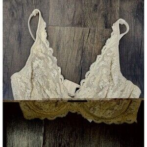 Cosabella Sexy beige Lace Underwire Bra 34C NWOT Made in Italy